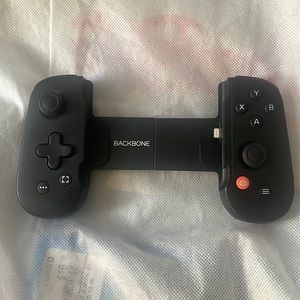 Mobile gaming controller. Transform your phone into the ultimate gaming console.